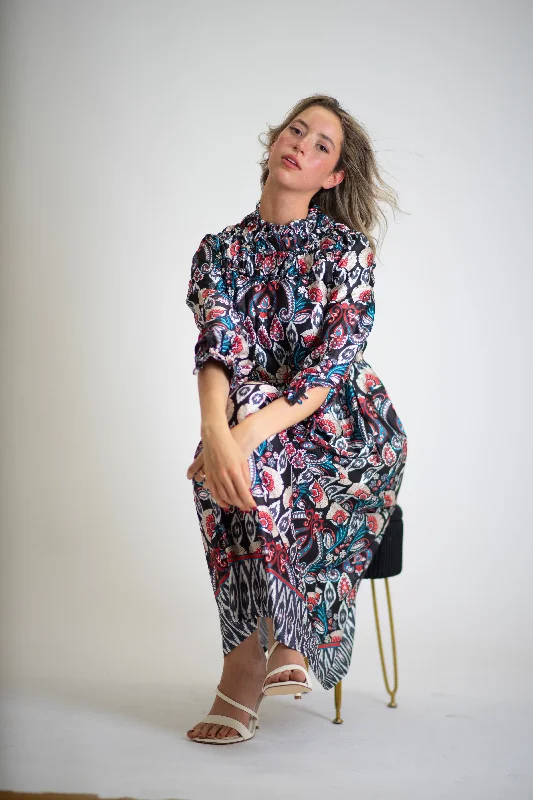 Huge Price Cut Regal Paisley Print Midi Dress