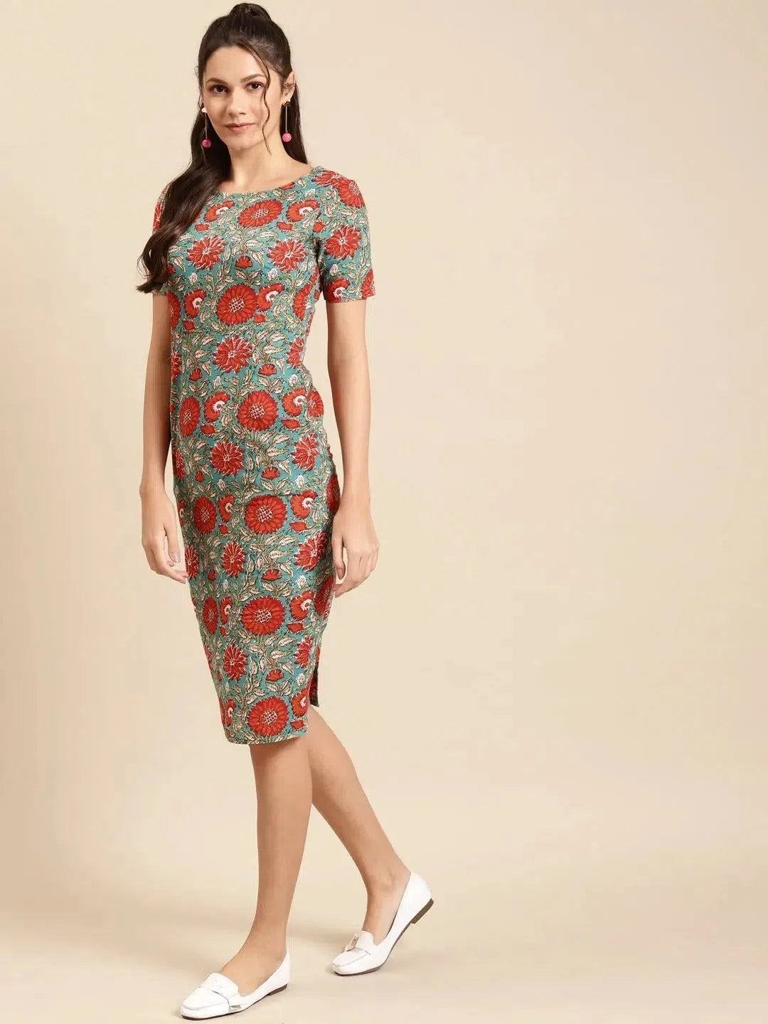 Timeless Elegance Redefined Pencil fit printed Midi Dress with back slit in Blue and Red Print