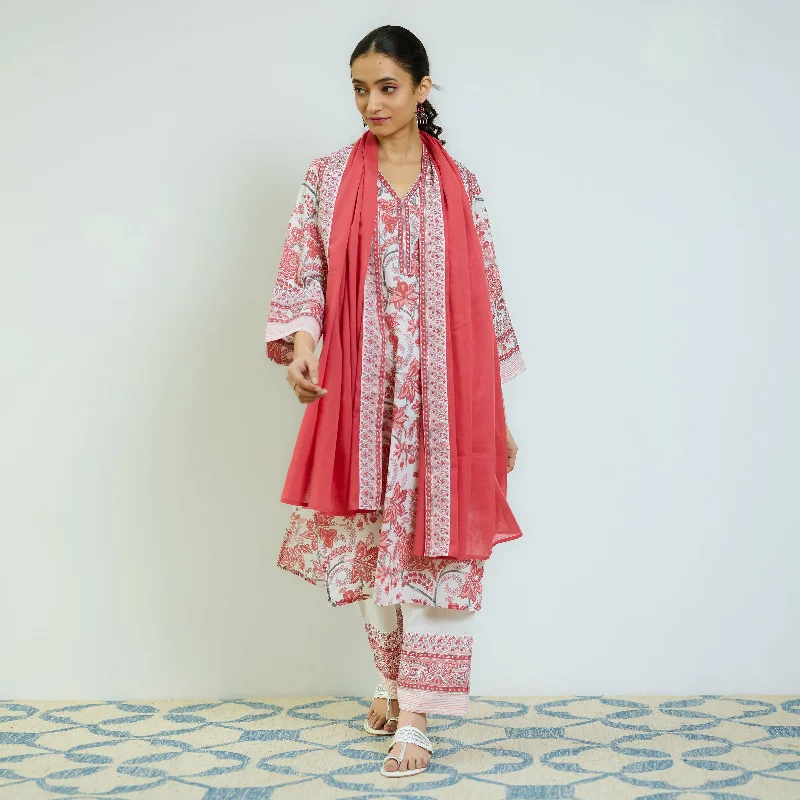 Fashion Frontiers Peach Red Sanganeri Printed Cotton Kurta Set with Contrast Mul Cotton Dupatta