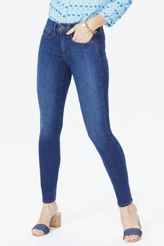 Preppy Style Ami Skinny Jeans In Tall - Cooper