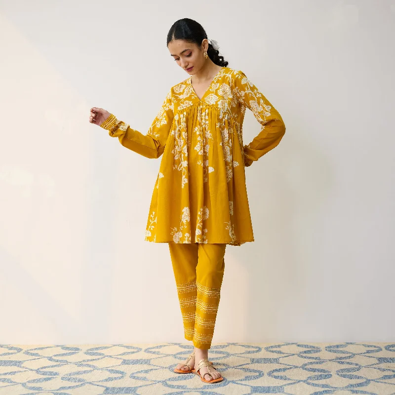 Discount Extravaganza Layla Yellow Cotton Co-ord Set with Churidar Sleeve