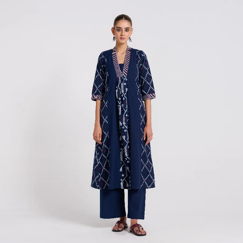 Elegant Styles Blue Jamdani Kurta Pant Set with Embroidery Detail