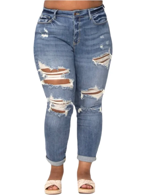 Sophisticated Outfits Midrise Distressed Jeans In Washed Denim