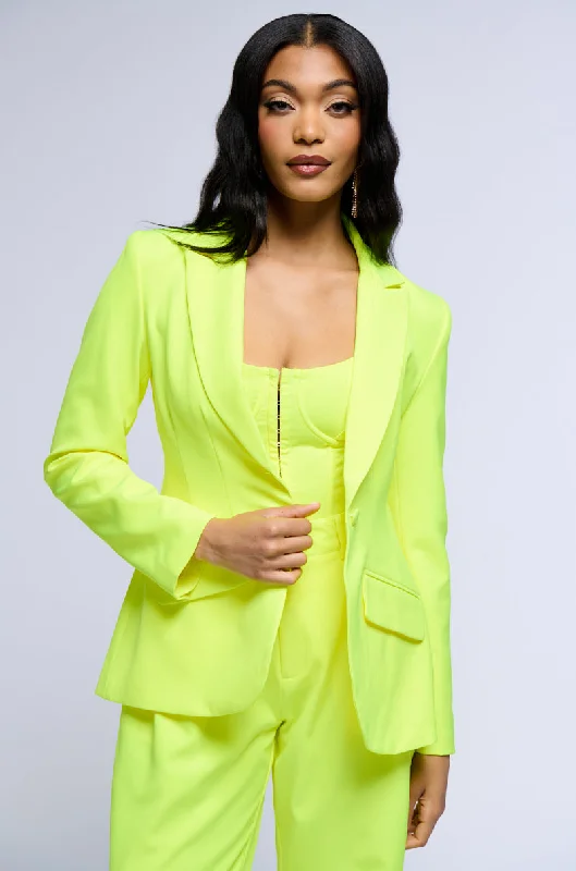 Weekend Exclusive LOOKING SHARP FITTED BLAZER IN NEON YELLOW